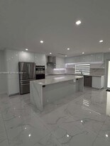 19020 SW 91st Ave in Cutler Bay, FL - Building Photo