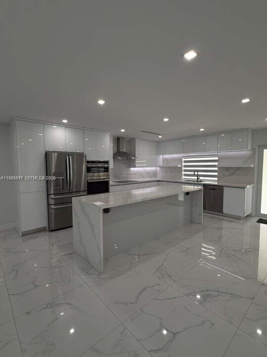 19020 SW 91st Ave in Cutler Bay, FL - Building Photo