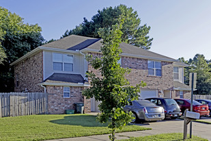 1717-1731 N Willowbrook Dr Apartments