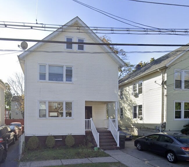 22 Douglas Ave, Unit 2 - 2nd Floor