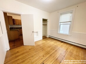 1 Folsom Ave, Unit 2 in Boston, MA - Building Photo - Building Photo