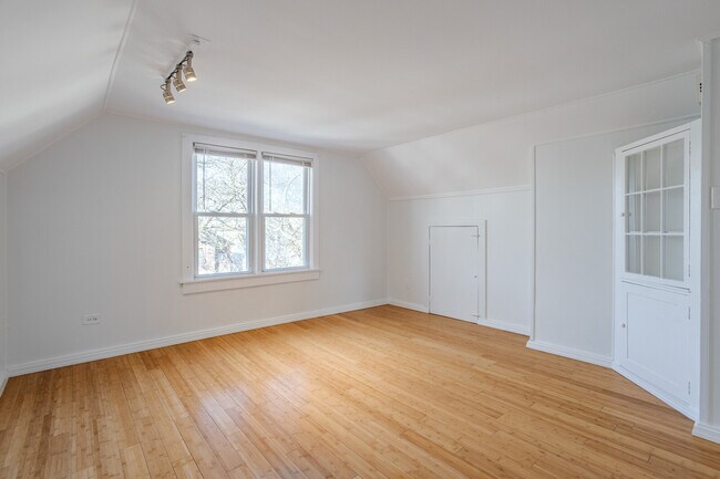 3139 N Oakley Ave in Chicago, IL - Building Photo - Building Photo