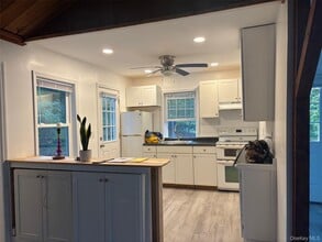 180 New York Ave in Sound Beach, NY - Building Photo - Building Photo