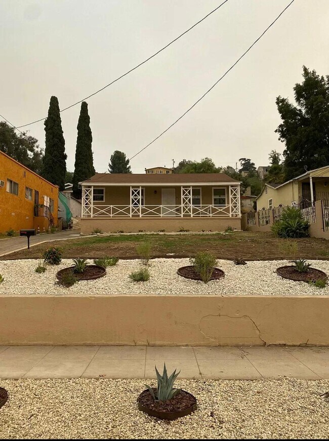 5020 Templeton St Rentals in Los Angeles, CA