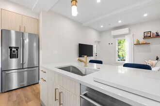 46 Lancaster Ter, Unit 46 in Brookline, MA - Building Photo - Building Photo