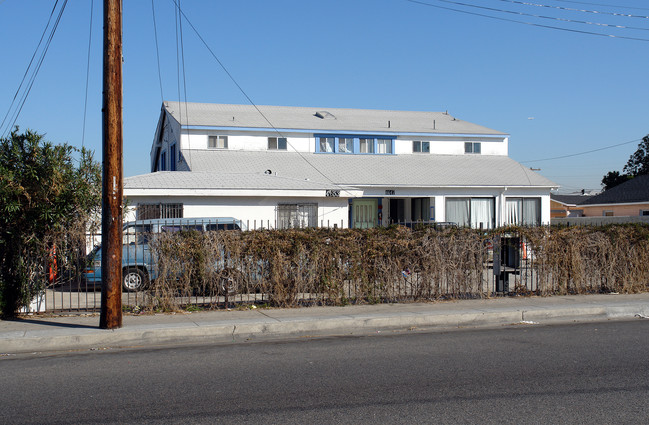 4645-4647 W Lennox Blvd in Inglewood, CA - Building Photo - Building Photo