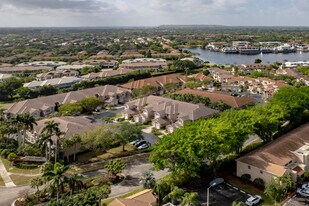Villa Sonrisa in Boca Raton, FL - Building Photo