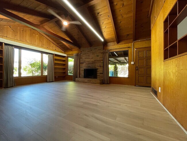2746 Cowper St in Palo Alto, CA - Building Photo - Building Photo
