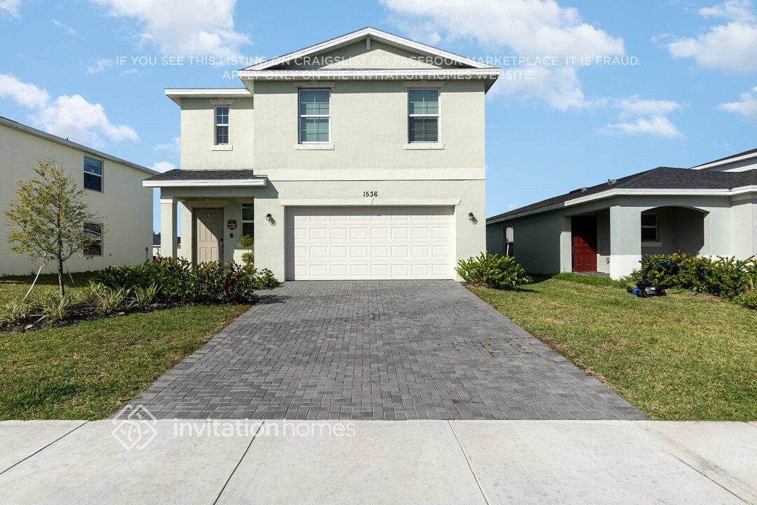 1536 Diablo Cir SW in Melbourne, FL - Building Photo