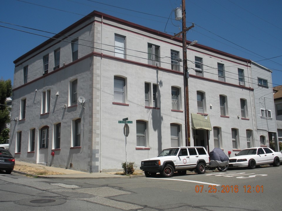 162 Santa Fe Ave in Richmond, CA - Foto de edificio