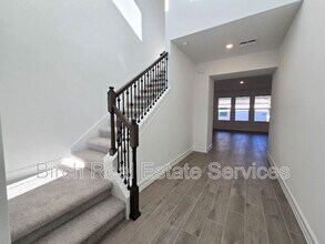 18489 Serene Lk Lp in Lutz, FL - Building Photo - Building Photo