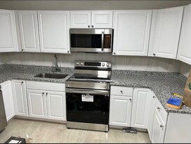 4 Park Ave Pl in Worcester, MA - Building Photo