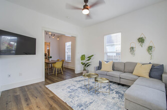 410 James St in Houston, TX - Building Photo - Building Photo
