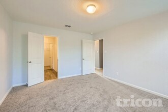 6115 Southern Vis in San Antonio, TX - Building Photo - Building Photo