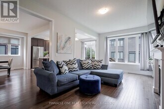 1057 Suddard Ave in Oshawa, ON - Building Photo - Building Photo