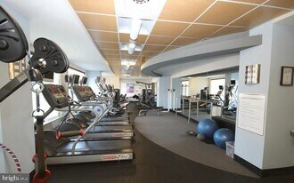 525 N Fayette St in Alexandria, VA - Building Photo