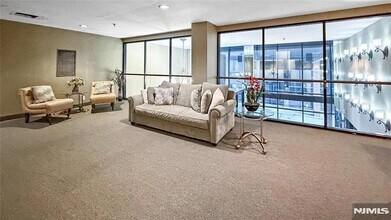 326 Prospect Ave, Unit 2G in Hackensack, NJ - Building Photo - Building Photo