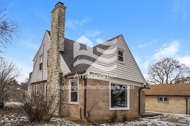4619 N 69th St in Milwaukee, WI - Foto de edificio - Building Photo