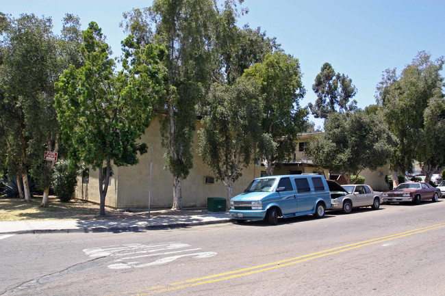 9094 Harness St in Spring Valley, CA - Building Photo - Building Photo