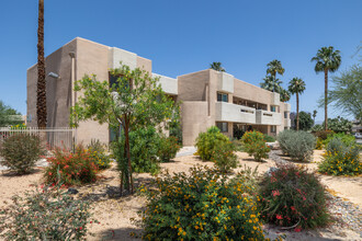 Hermosa Villas in Palm Springs, CA - Building Photo - Building Photo