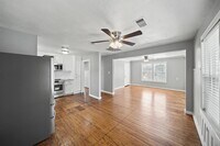 202 Sylvester Rd photo'