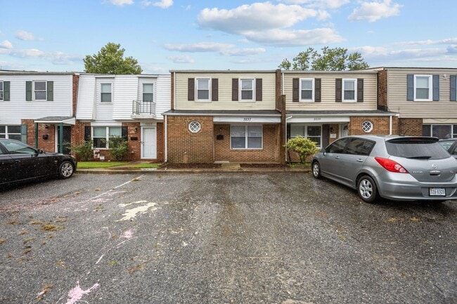 property at 3237 Saxon Pl