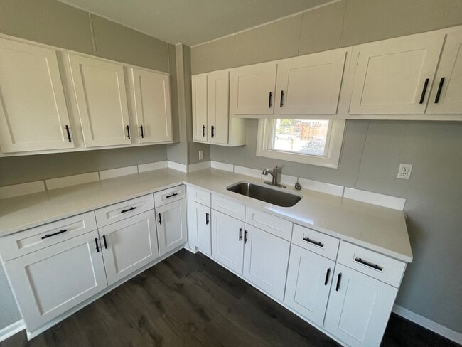 5006 Memphis Ave in Cleveland, OH - Building Photo - Building Photo