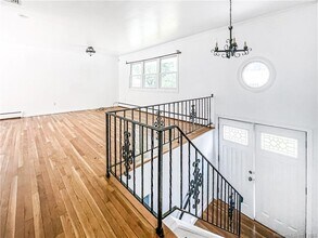 4 Robert Ln in Westport, CT - Building Photo - Building Photo