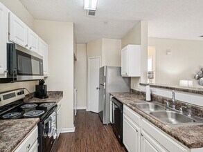 Cedar Springs Apartments in Raleigh, NC - Foto de edificio - Building Photo