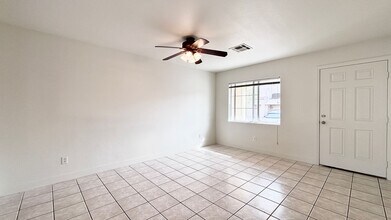 10392 Coyote Cub Ave in Las Vegas, NV - Building Photo - Building Photo