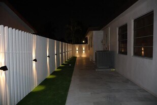 9701 SW 30th St in Miami, FL - Building Photo