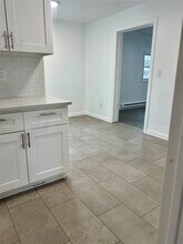 256 Hooker Ave in Poughkeepsie, NY - Building Photo - Building Photo