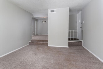 Valley Station Apartment Homes in Birmingham, AL - Building Photo - Building Photo