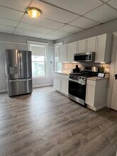 8 Knowlton Ave in Worcester, MA - Foto de edificio - Building Photo
