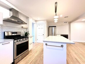 130 Viles St in Weston, MA - Building Photo - Building Photo