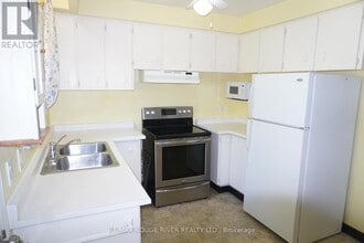 223 Parlette Ave in Toronto, ON - Building Photo - Building Photo