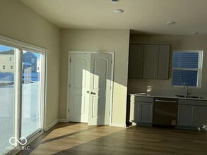 3846 Riverstone Dr in Whitestown, IN - Building Photo - Building Photo