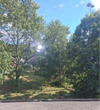 1004 Butler Ave, Unit Apt 3 in New Castle, PA - Foto de edificio - Building Photo