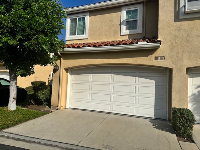 2428 Paseo Circulo in Tustin, CA - Building Photo - Building Photo