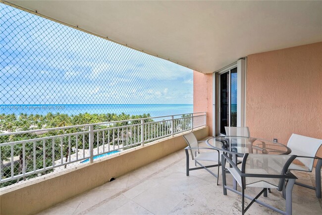 799 Crandon Blvd in Key Biscayne, FL - Building Photo - Building Photo