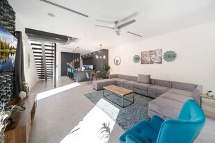 1621 NE 4th Pl, Unit SI ID1369643P in Fort Lauderdale, FL - Building Photo