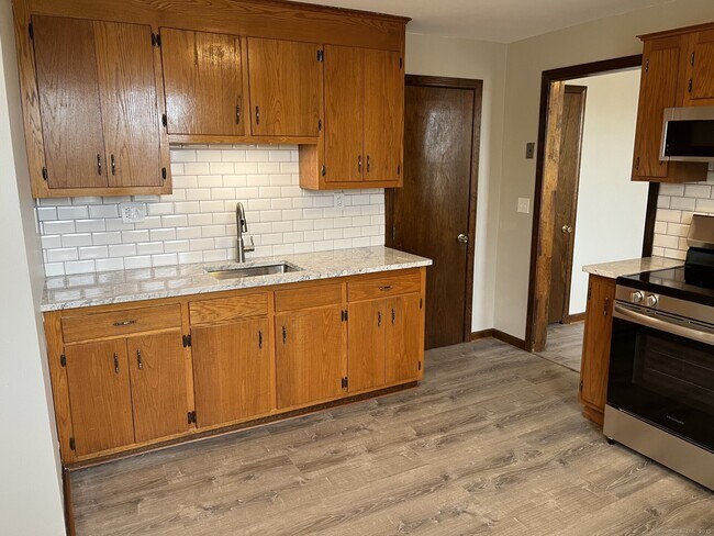 70 Parker Ave-Unit -3N in Meriden, CT - Foto de edificio - Building Photo