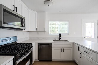 5191 Alumni Pl in San Diego, CA - Building Photo - Building Photo