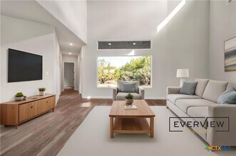 118 Cap Rock in Horseshoe Bay, TX - Building Photo - Building Photo