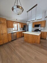 10283 Karston Ave NE in Albertville, MN - Foto de edificio - Building Photo