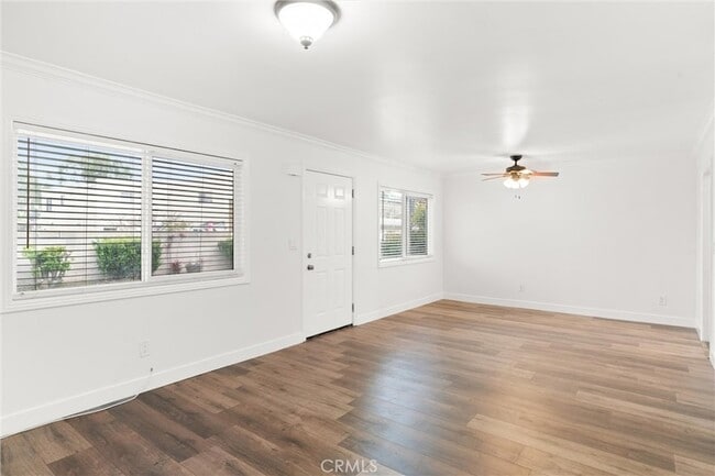 18961 Florida St, Unit 2 in Huntington Beach, CA - Foto de edificio - Building Photo