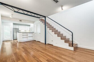 4242 Buena Vista St in Dallas, TX - Building Photo - Building Photo