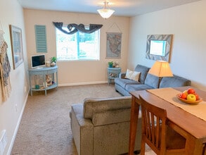 14318 67th Ave NE, Unit Apt in Arlington, WA - Building Photo - Building Photo