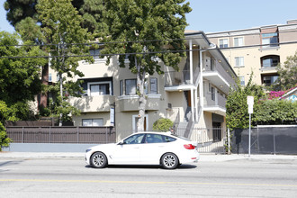 1616 S Bundy Dr in Los Angeles, CA - Building Photo - Primary Photo