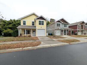 29 Crayton Park Dr in Asheville, NC - Building Photo - Building Photo